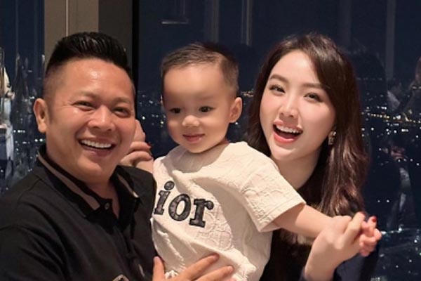 Phú bà từng gây sốt khi chi 2 tỷ cho một lần làm đẹp khoe trồng đu đủ, bí xanh trong biệt thự sang-24