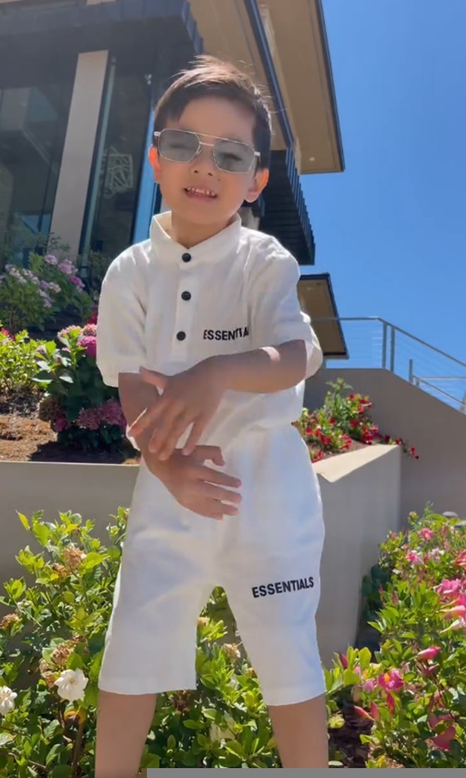 Biệt thự xa hoa 4.000 m2 của vợ cũ Đan Trường: Có bể bơi xanh mát, vườn hoa trước nhà đẹp nao lòng-12