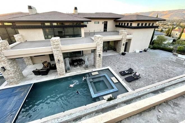 Vợ chồng NSƯT Nguyệt Hằng, Anh Tuấn khoe nhà mới, có cả thang máy-12