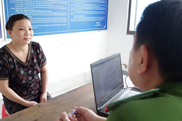 Tạm giam 3 đối tượng trong vụ vận chuyển trái phép nửa triệu USD qua biên giới-2