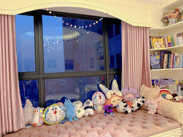 Học cách rèn con đỉnh cao của MC Diệp Chi qua căn phòng màu hồng siêu ngăn nắp-18