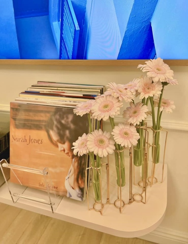 Học cách rèn con đỉnh cao của MC Diệp Chi qua căn phòng màu hồng siêu ngăn nắp-38