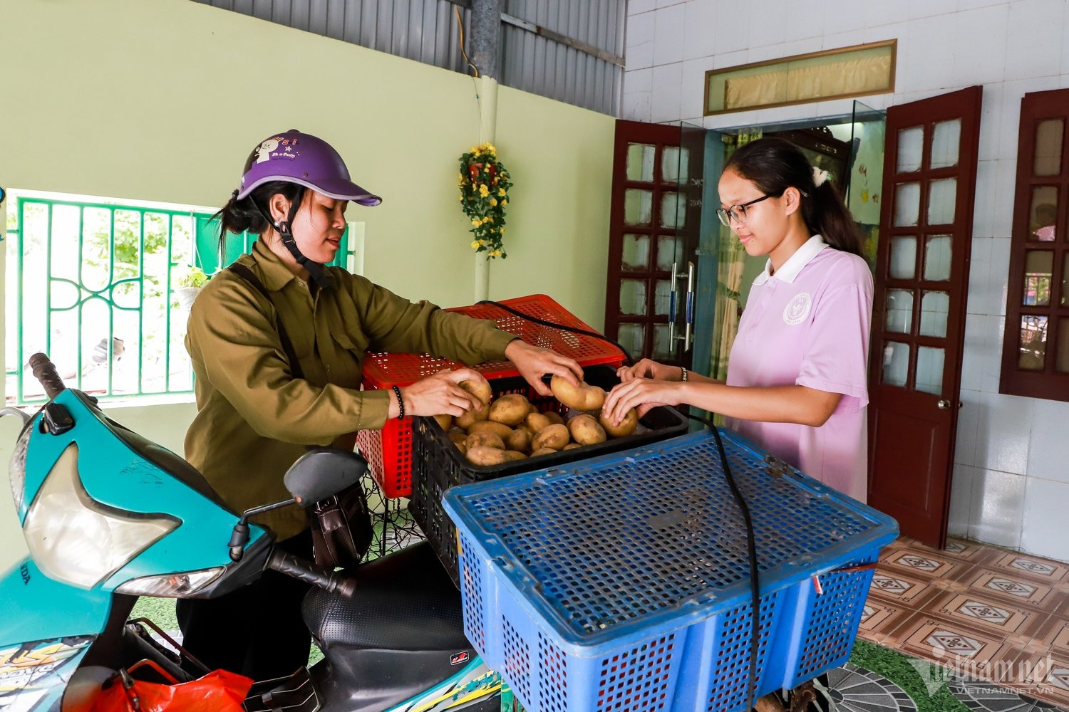 Thủ khoa thi lớp 10 Nam Định từ chối trường chuyên vì gia đình khó khăn-2