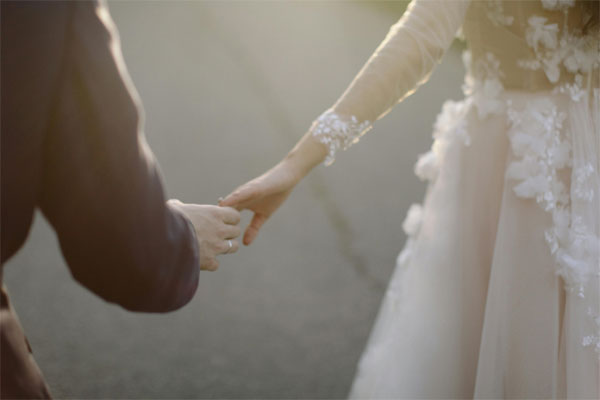 Một lần rủ nam đồng nghiệp về nhà xem Euro, tôi đánh mất luôn vợ đẹp con ngoan-3