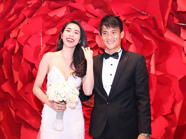 Hôn nhân 10 năm của Thủy Tiên - Công Vinh: Từng xin giấy bút viết đơn ly hôn và cái kết bất ngờ từ người trong cuộc-1