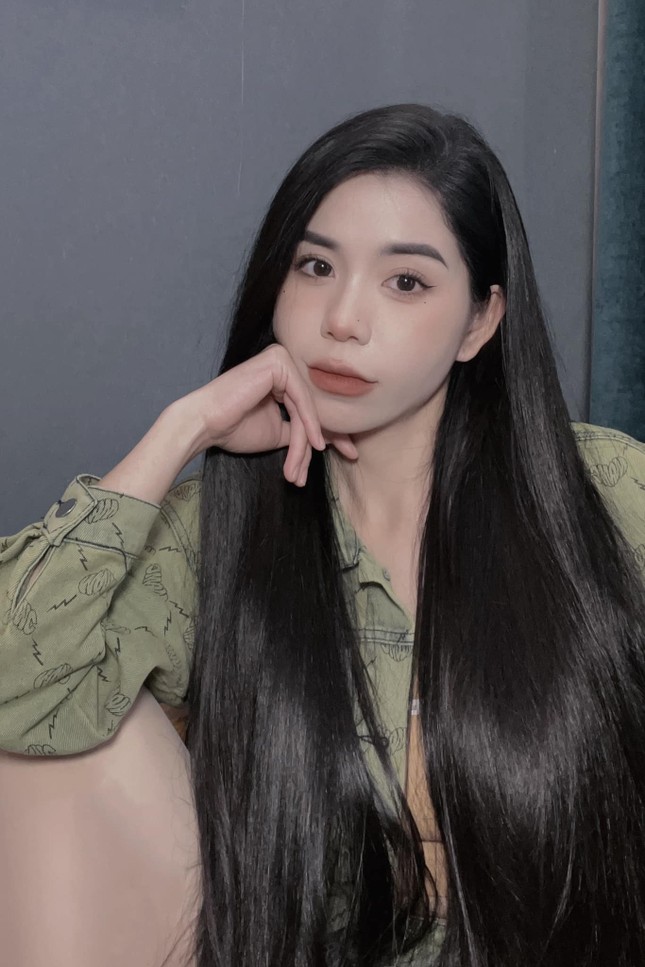 Nhan sắc của Hằng Du Mục: Từ mái tóc đến vóc dáng đều được lòng các chị em-8