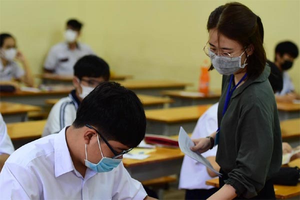 Điểm chuẩn lớp 10 lẹt đẹt: Đề khó hay hậu quả của bệnh thành tích?-2