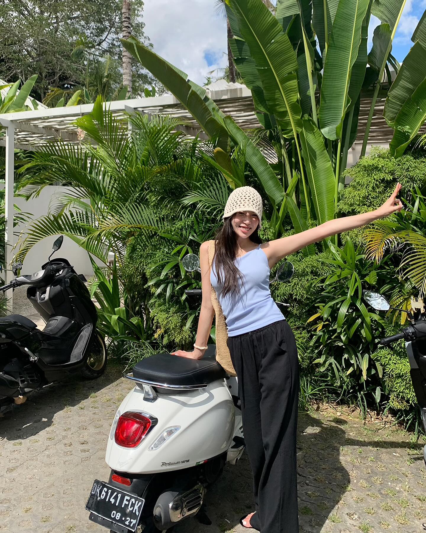 4 cách mặc quần ống rộng nhẹ mát, trẻ trung khi đi du lịch-3