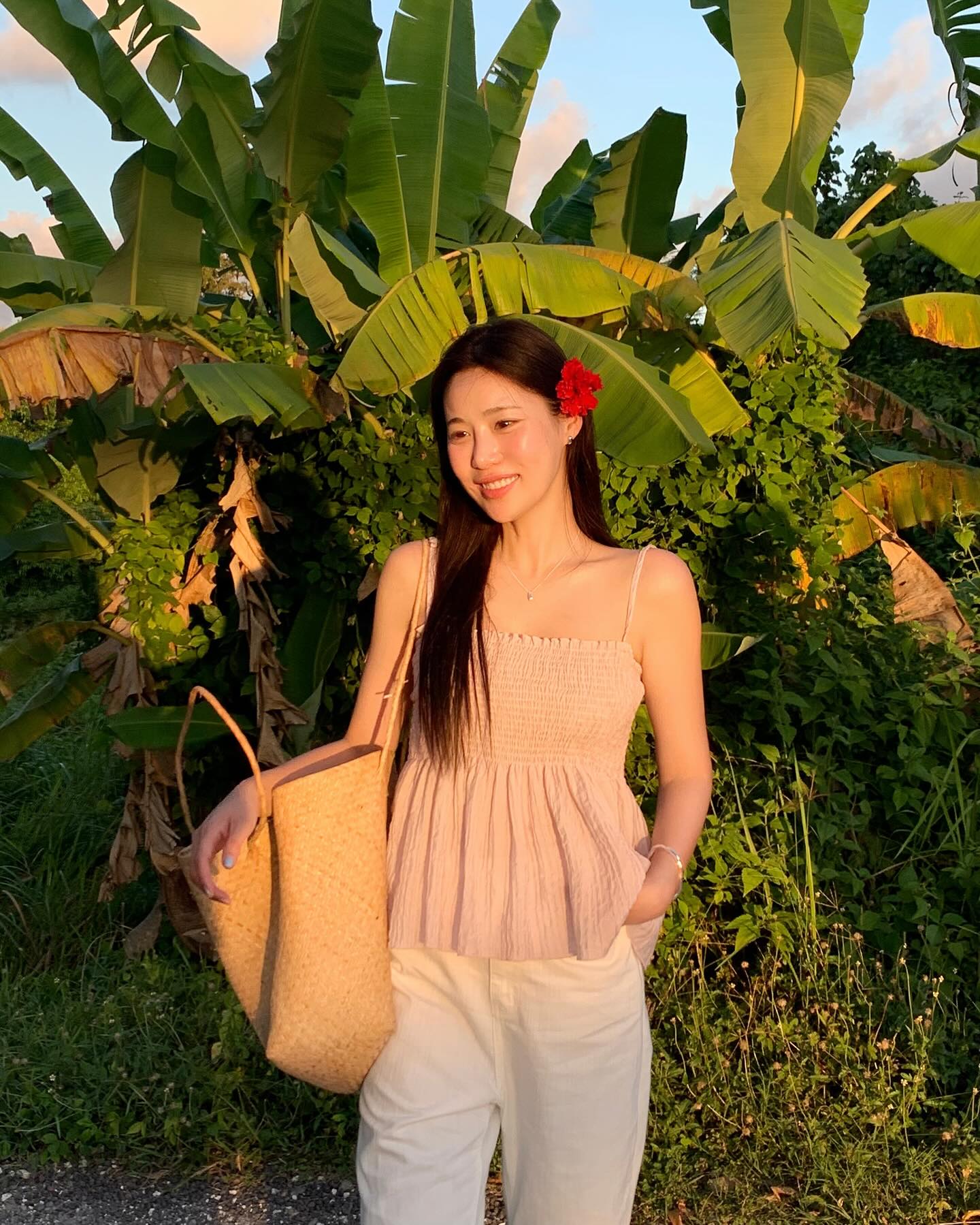 4 cách mặc quần ống rộng nhẹ mát, trẻ trung khi đi du lịch-4