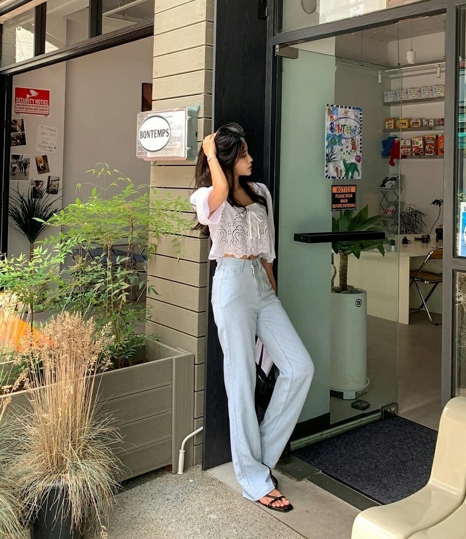 4 cách mặc quần ống rộng nhẹ mát, trẻ trung khi đi du lịch-7