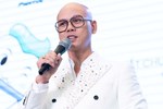 Nam ca sĩ với chiếc đầu trọc 'đặc biệt' của showbiz Việt, cuộc sống ở tuổi U50 thành công, viên mãn