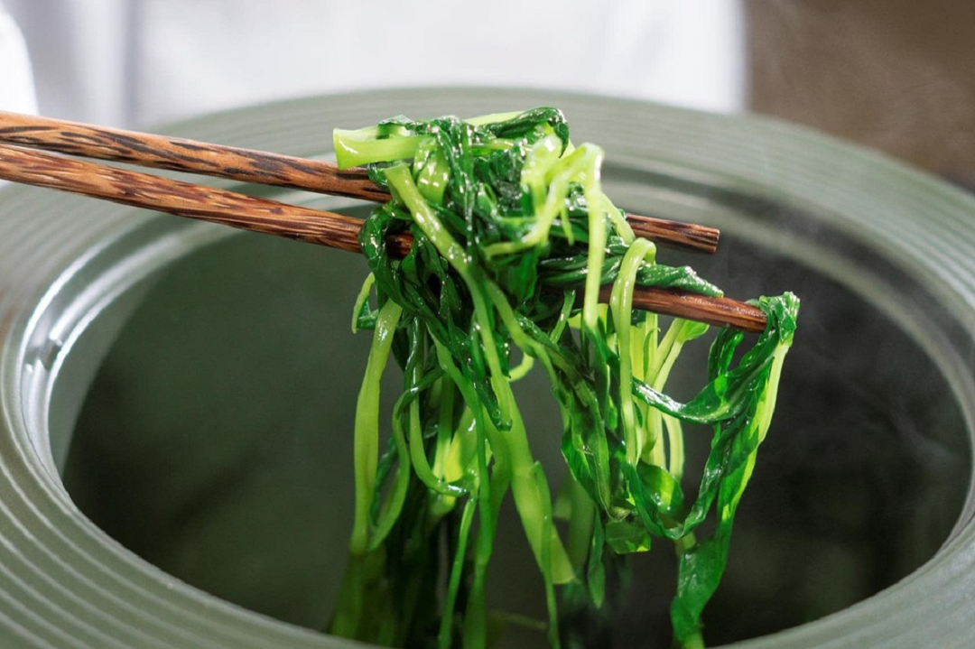 Luộc rau đậy vung thì vàng, mở ra mất chất, thử ngay mẹo hay này vừa xanh vừa tăng chất bổ-2