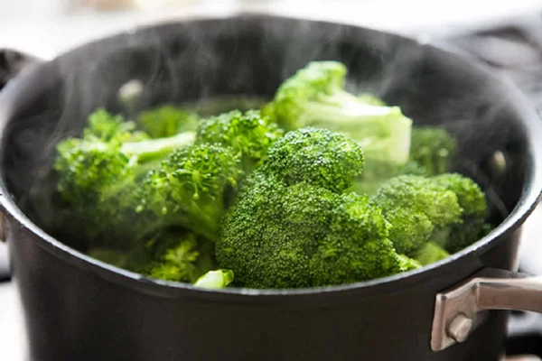 Sai lầm tai hại khi luộc thịt, 90% bà nội trợ mắc phải-4