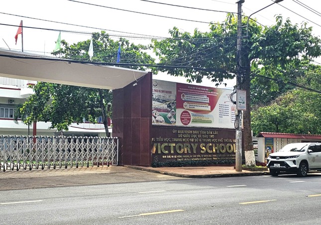 Chậm nộp học phí 2 ngày bị hủy kết quả trúng tuyển lớp 10: Trường đã làm hết trách nhiệm-1