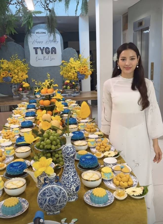 Phương Trinh Jolie lên chức mẹ 3 con, làm tiệc thôi nôi cho quý tử hoành tráng, nhìn mâm cúng hội mẹ bỉm tròn mắt-2