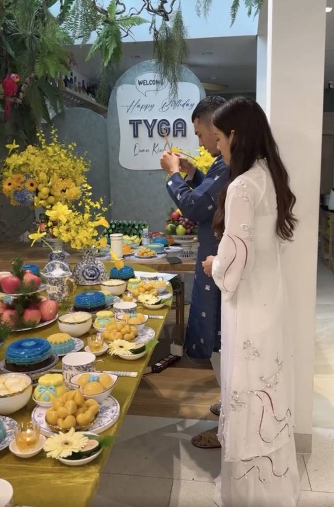 Phương Trinh Jolie lên chức mẹ 3 con, làm tiệc thôi nôi cho quý tử hoành tráng, nhìn mâm cúng hội mẹ bỉm tròn mắt-3