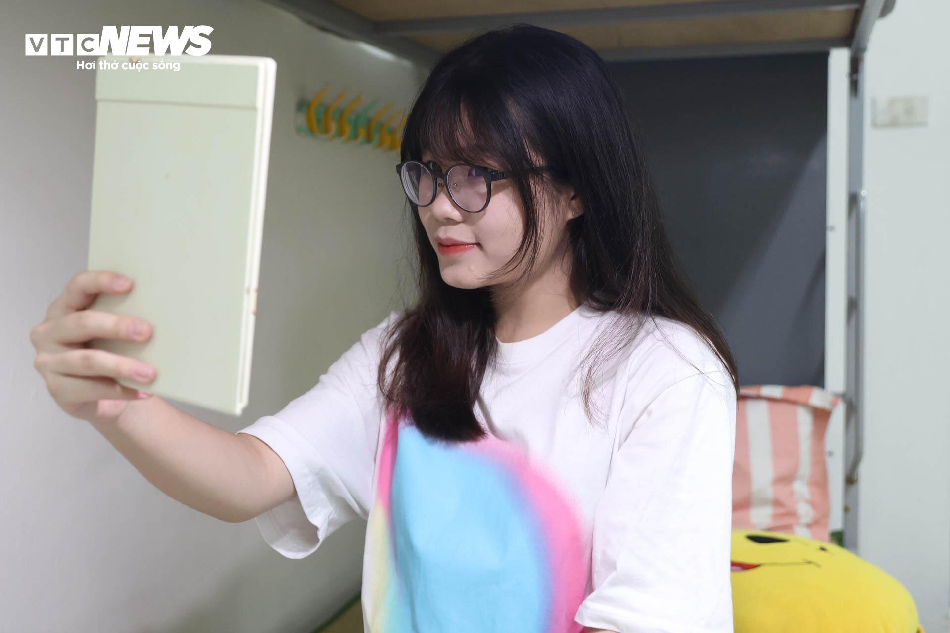 Sĩ tử ăn ngủ tại trường, tận dụng từng giây từng phút ôn thi tốt nghiệp THPT-22