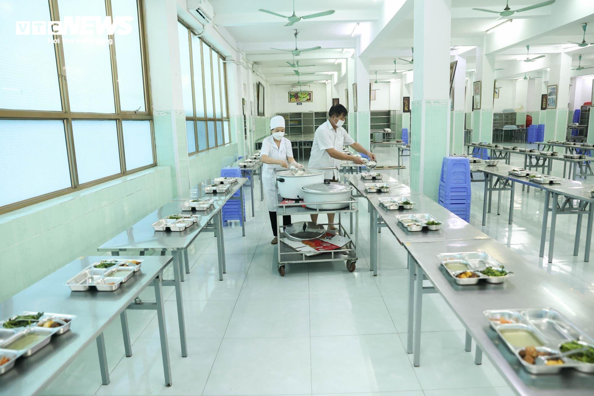 Sĩ tử ăn ngủ tại trường, tận dụng từng giây từng phút ôn thi tốt nghiệp THPT-9