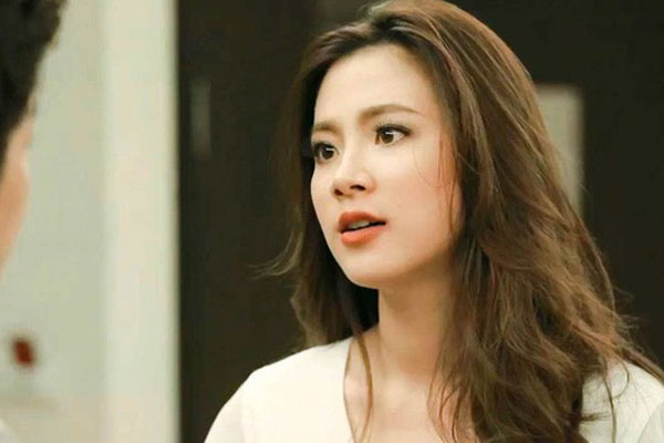 Nhân tình bị vợ túm tóc, chồng vội vàng phóng xe bỏ chạy-2