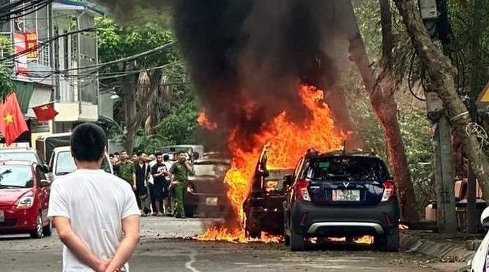 Liên tiếp cháy ô tô trên đường, cách nào tránh bà hỏa ghé thăm xe mùa nóng?-4