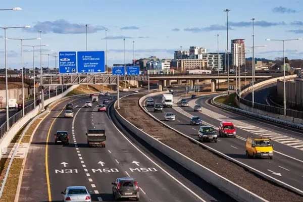 Cậu bé 10 tuổi gọi điện liên tục cho người giống hệt mẹ đã qua đời-3