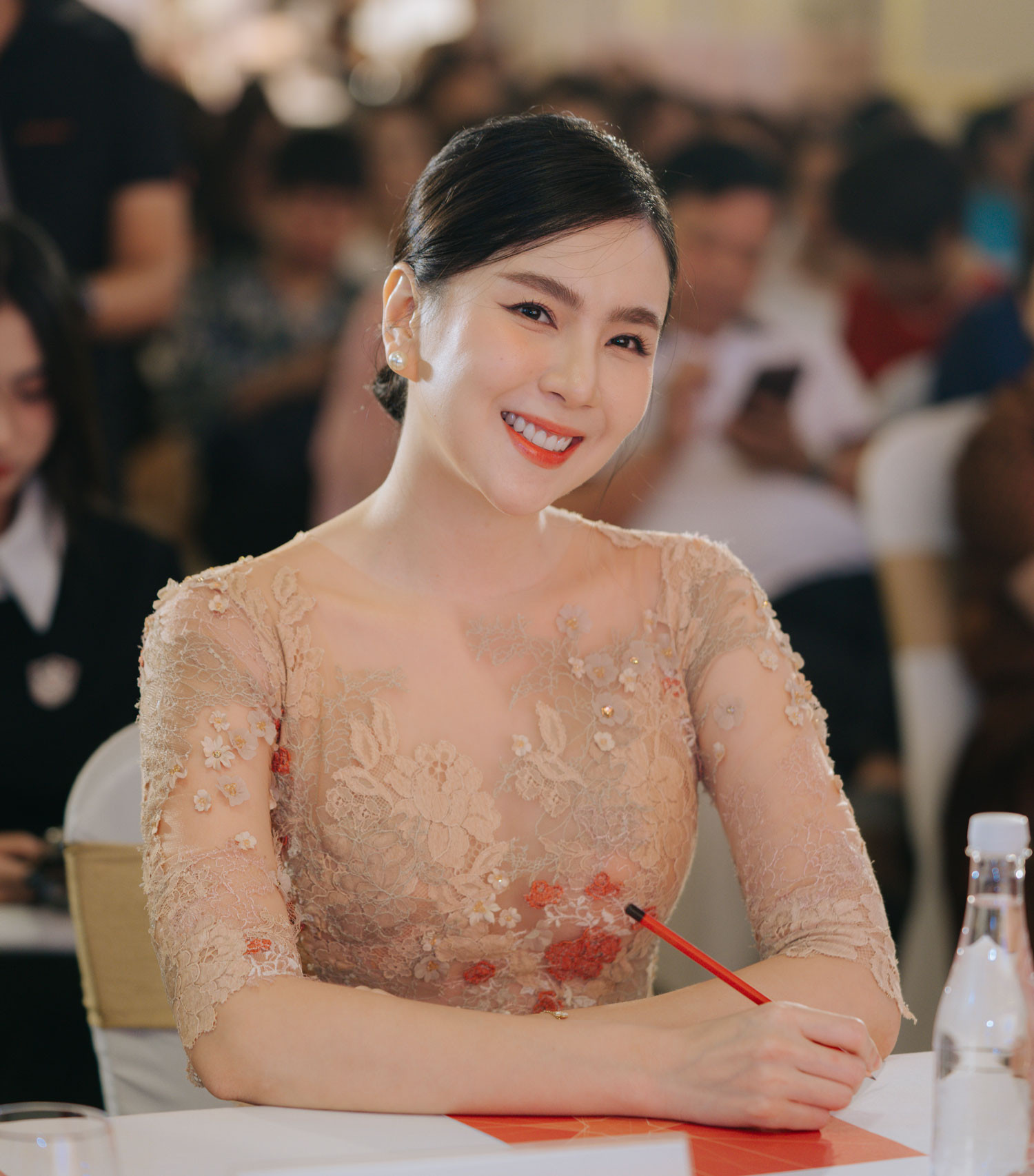 Mượn phim Lưu Diệc Phi, Mai Ngọc trải lòng về hôn nhân, ám chỉ đến chồng thiếu gia sau 17 năm gắn bó-4