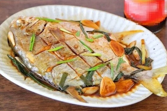 Cách làm cá chim sốt nước tương đơn giản