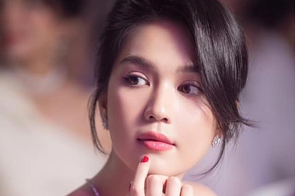 Sau vụ Châu Bùi, nhiều người đẹp lo khi phải thay đồ ở quán cà phê-3