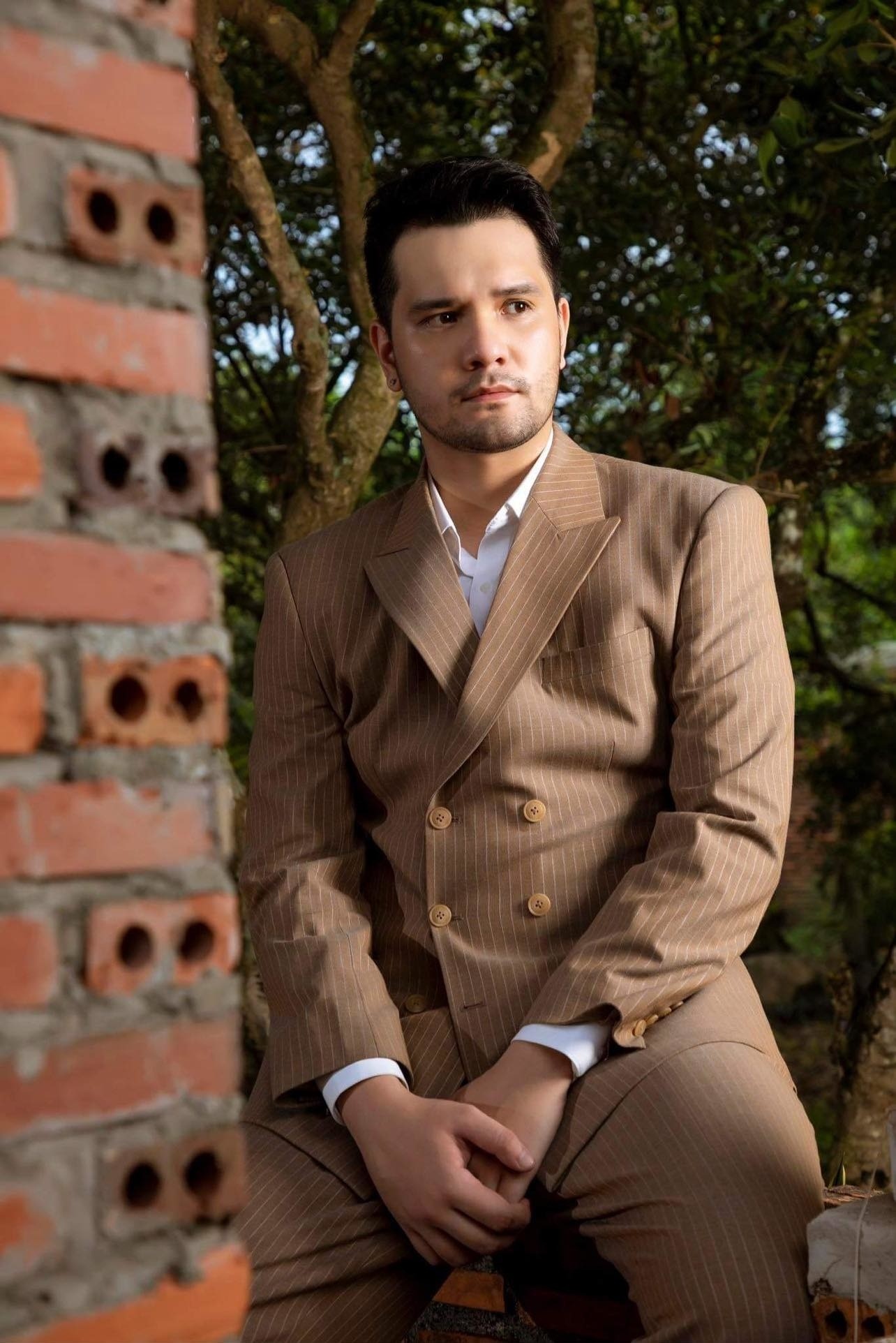 Nam vương, người mẫu Việt cao 1,92 m bị bắt là ai?-2