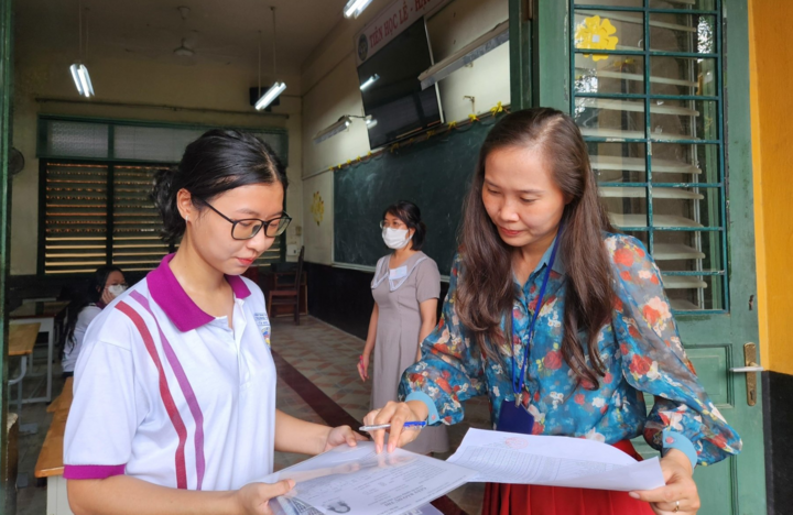 Quên căn cước công dân, giấy dự thi tốt nghiệp, thí sinh có cần quay về lấy?-1