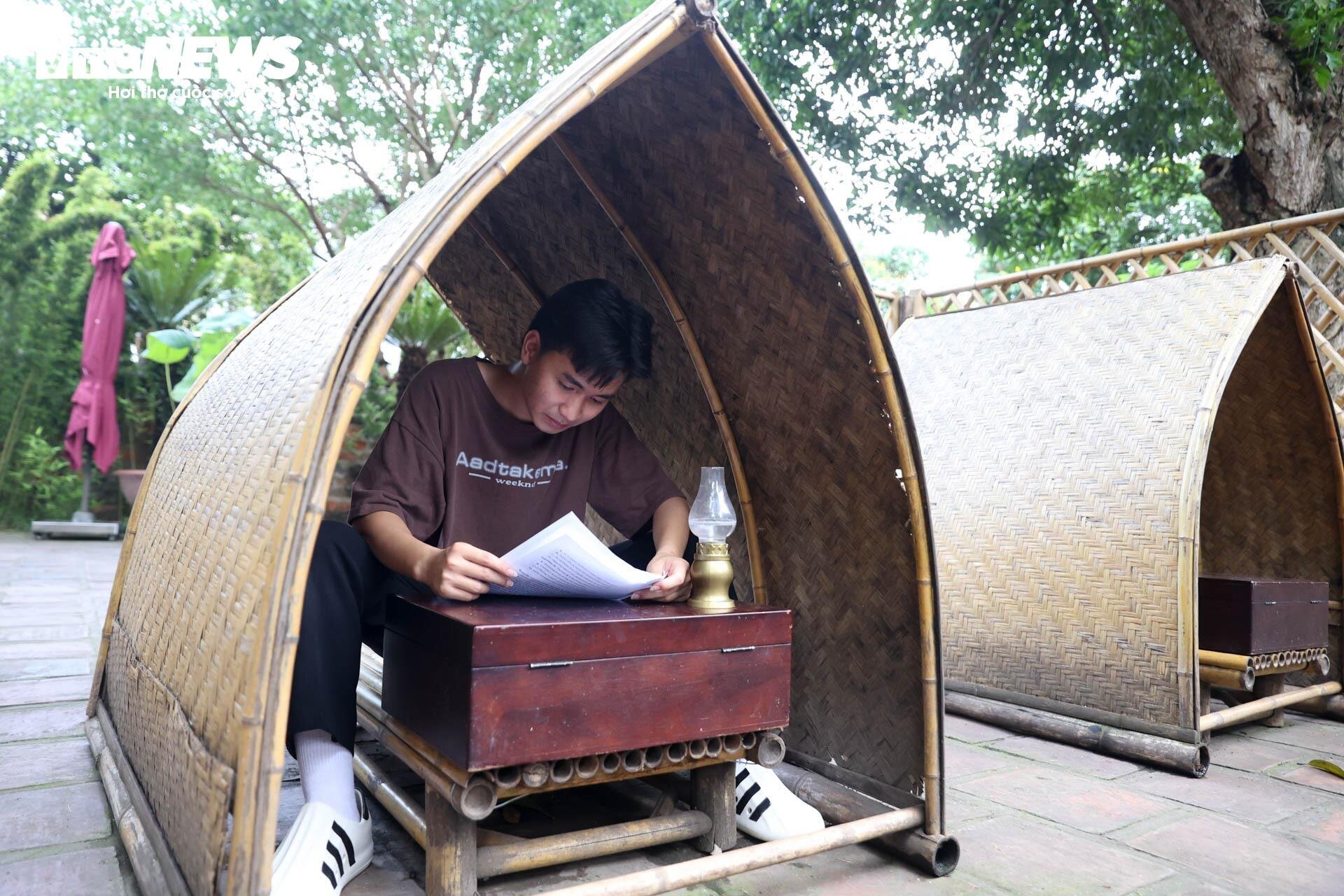 Nườm nượp sĩ tử về Văn Miếu ngồi lều chõng xin vía cầu may-17