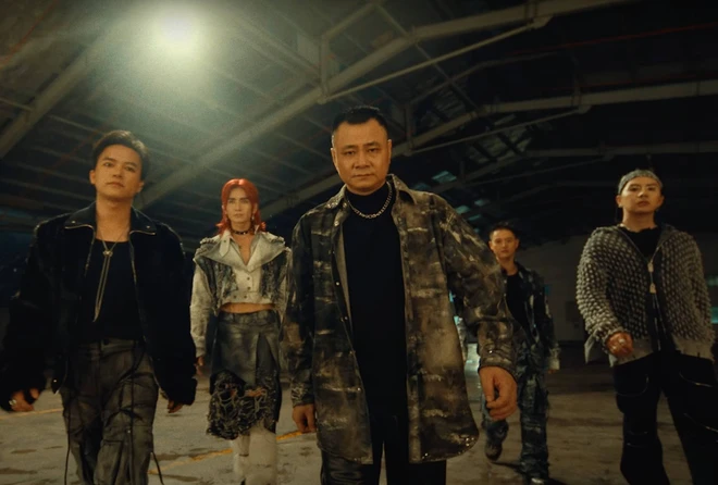 Tự Long lộ tạo hình khác lạ, gửi lời xin lỗi các anh trai chung gameshow-1