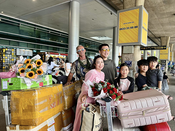 Ốc Thanh Vân đưa các con về Việt Nam hội ngộ chồng và gia đình-3