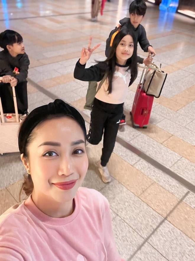 Sang Úc để 3 con có điều kiện học tập, Ốc Thanh Vân đưa bầy con về Việt Nam chỉ sau 6 tháng-1