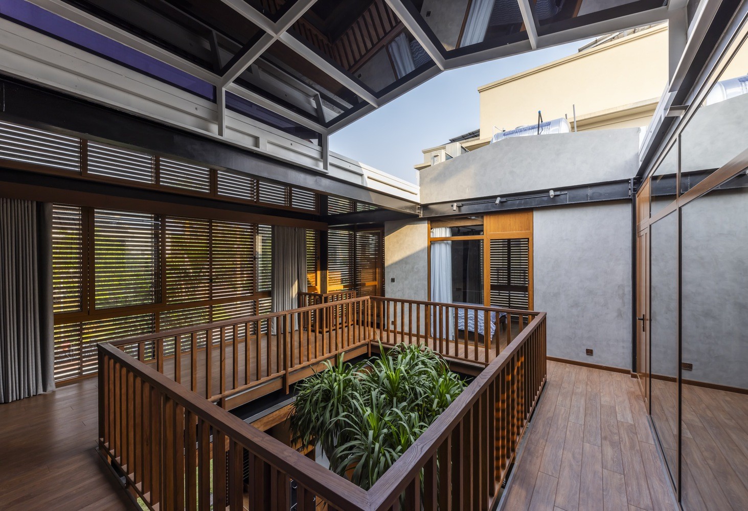 Nhà khung thép cửa chớp đơn giản mà hợp phong thủy-3