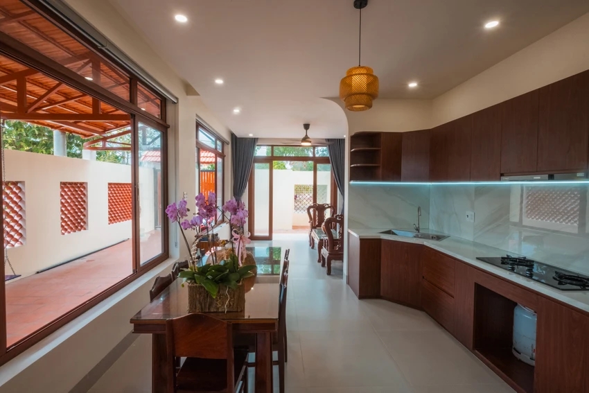 Ngôi nhà hiện đại với cảm hứng từ gạch nung truyền thống-10