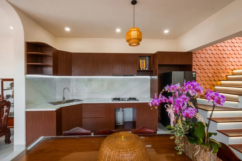 Ngôi nhà hiện đại với cảm hứng từ gạch nung truyền thống-12