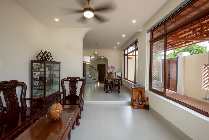 Ngôi nhà hiện đại với cảm hứng từ gạch nung truyền thống-9