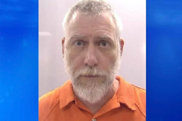 Gã bệnh hoạn lưu trữ 20.000 ảnh khiêu dâm trẻ em bị kết án 135 năm tù-1