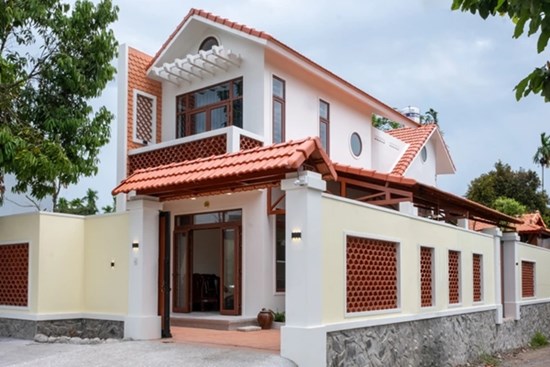 Ngôi nhà hiện đại với cảm hứng từ gạch nung truyền thống