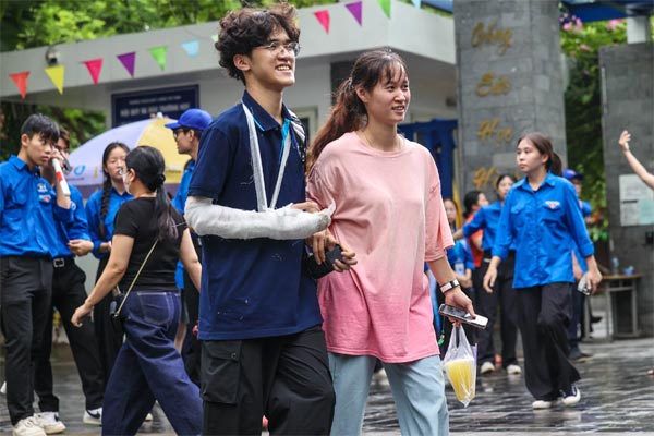 Đề Văn lối mòn, thiếu đổi mới, sĩ tử dễ dàng đạt 7-8 điểm-2