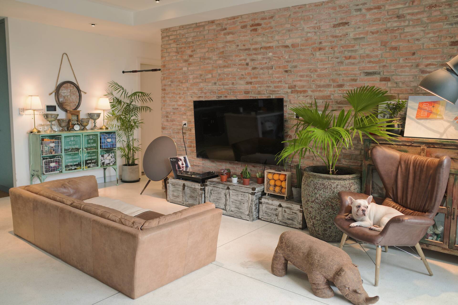 Căn nhà cực chất của người đẹp vừa tố bị quay lén khi chụp hình ở studio-18