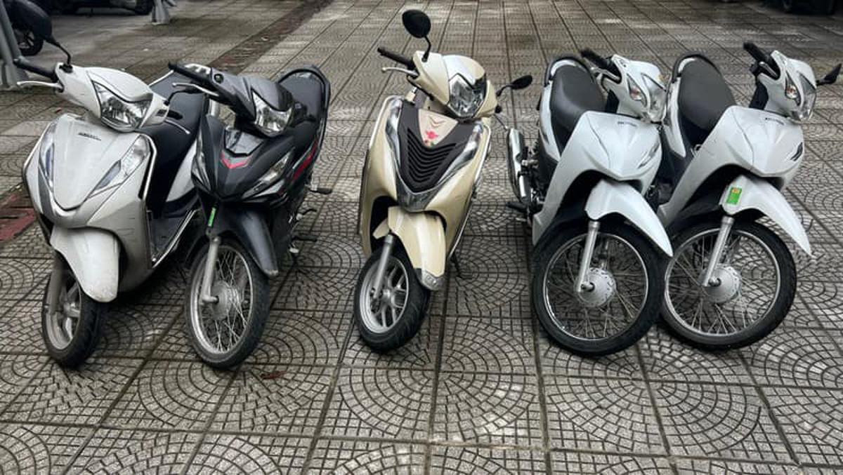 2 anh em ruột nghiện ma túy, liên tiếp gây ra 17 vụ trộm cắp xe máy ở Hà Nội-3