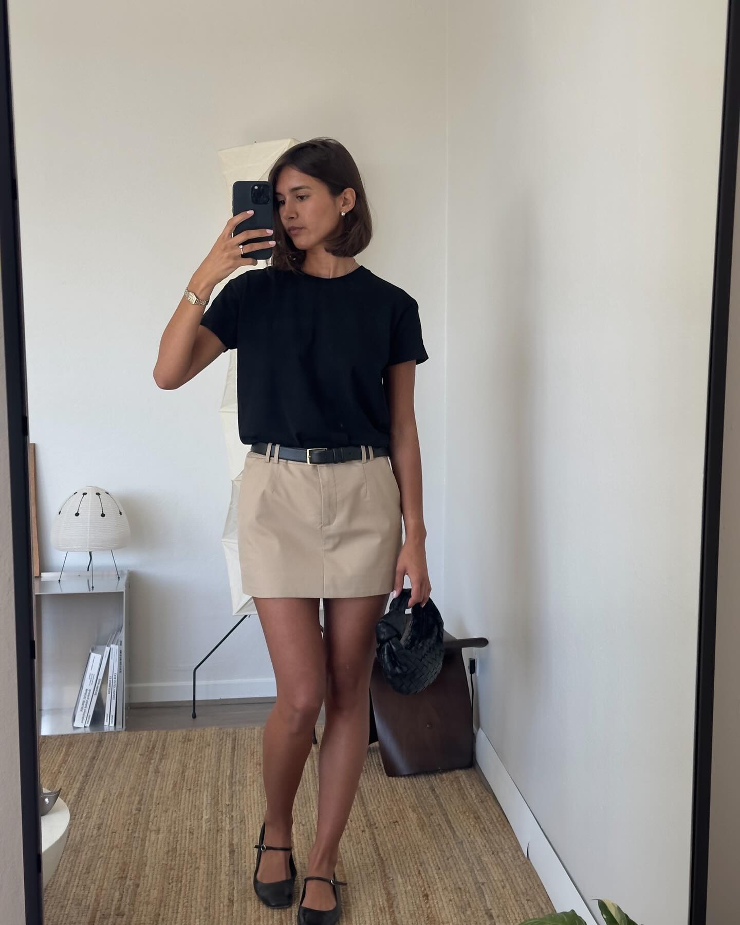 5 mẫu chân váy được phụ nữ Pháp yêu thích nhất mùa hè: Cứ mặc lên là sang trọng, tôn dáng cao ráo-5