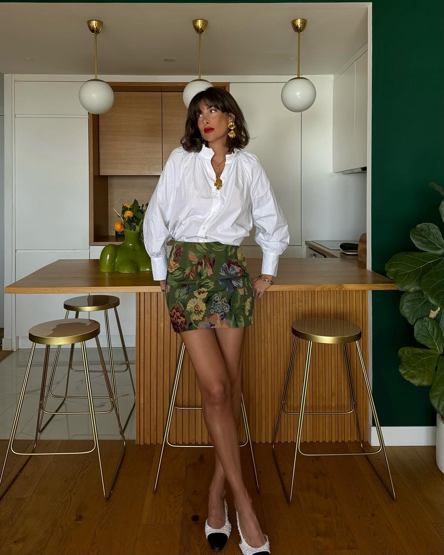 5 mẫu chân váy được phụ nữ Pháp yêu thích nhất mùa hè: Cứ mặc lên là sang trọng, tôn dáng cao ráo-7