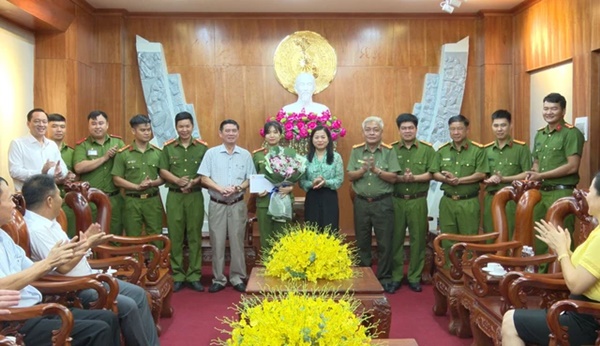 Bắt đối tượng hiếp dâm bé gái lúc rạng sáng khi bố mẹ đi cạo mủ cao su-2