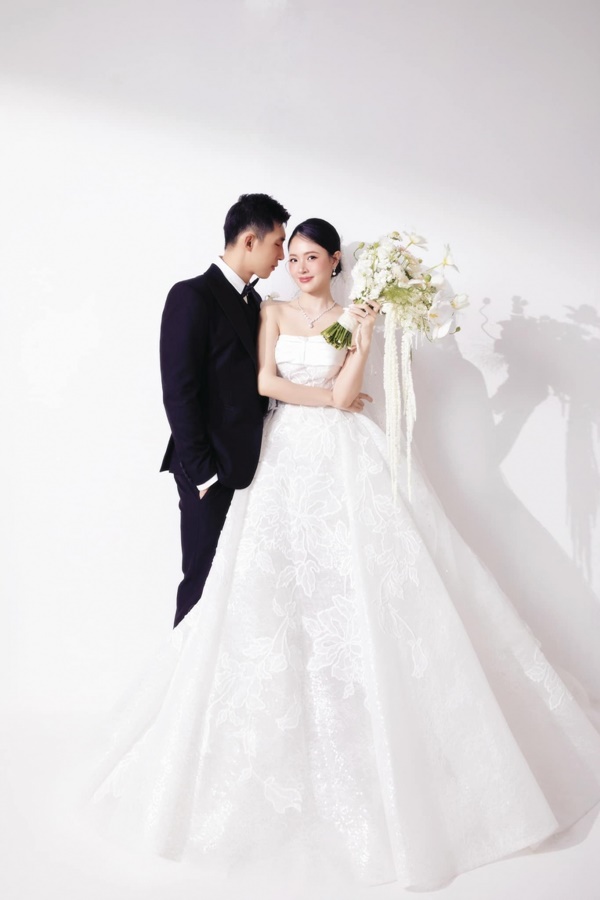 Midu tình tứ với chồng thiếu gia trong bộ ảnh cưới trước thềm hôn lễ-1