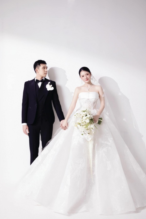 Midu tình tứ với chồng thiếu gia trong bộ ảnh cưới trước thềm hôn lễ-2