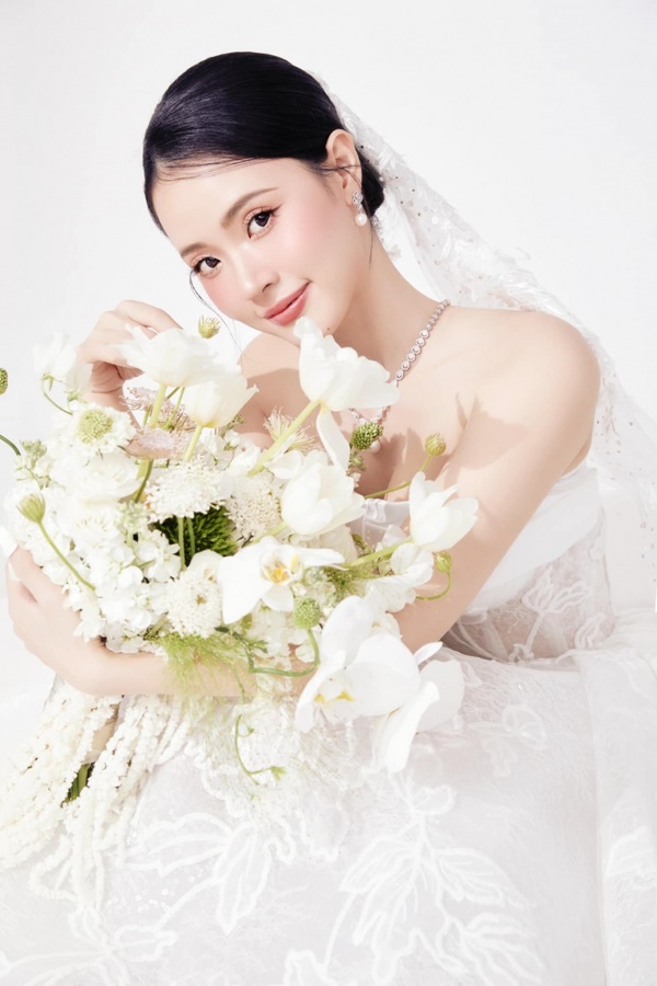 Midu tình tứ với chồng thiếu gia trong bộ ảnh cưới trước thềm hôn lễ-9