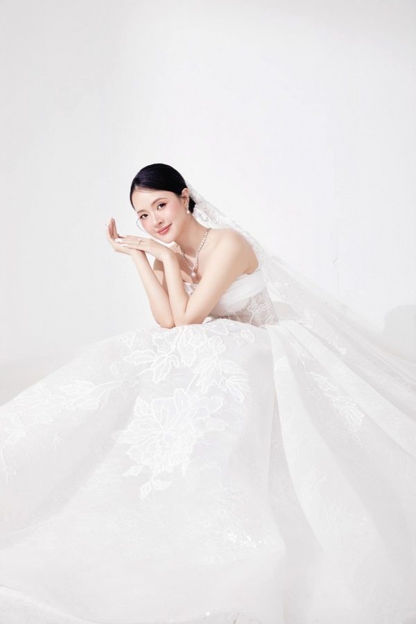 Midu tình tứ với chồng thiếu gia trong bộ ảnh cưới trước thềm hôn lễ-12